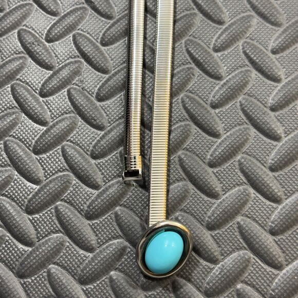 Chico's Fashion Gold Tone Oval Shape Turquoise Gem Snake Chain Pendant Necklace - Picture 4 of 4